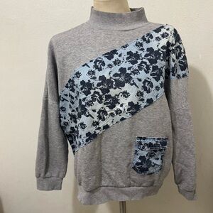 H&M Gray and Blue Floral Women’s Crewneck Sweater